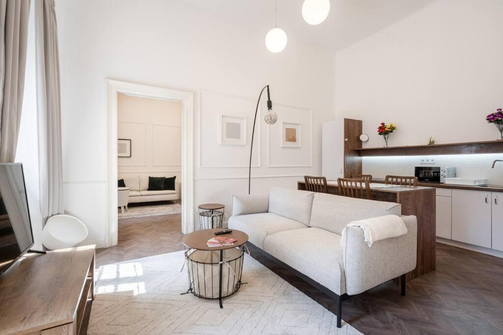 Stylish Apartment In The City Center Budapeşte Dış mekan fotoğraf